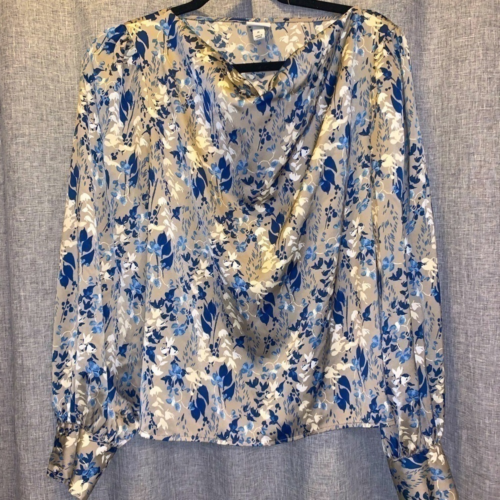 *Womens medium blouse